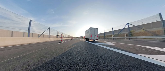 360°-VR-Panorama auf einer Autobahn-Baustelle