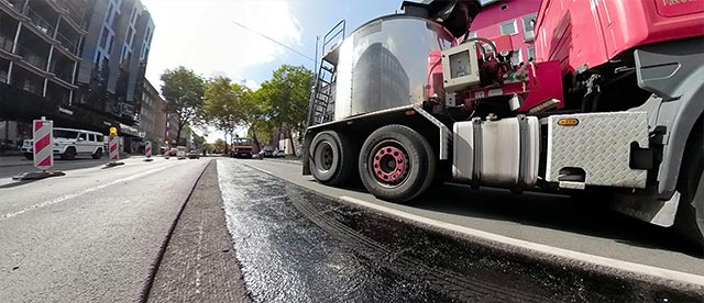 360°-VR-Panorama mit LKW und neuem Teerstreifen auf der Viktoriastraße