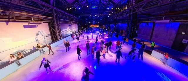 360°-Panorama EisSalon Ruhr Eislauffläche und Eisstockschießen