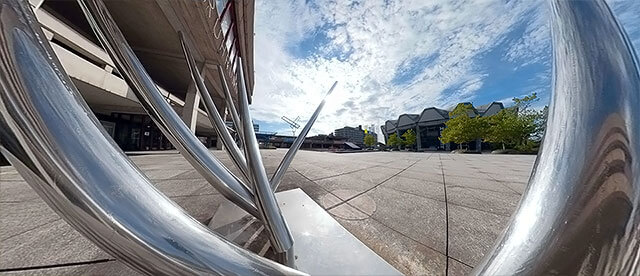 Kunstsammlungen, Forum, Audimax, Skulptur "Toutes Directions" von Yaacov Agam