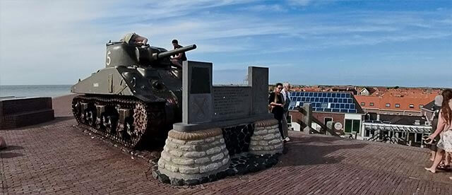 360°-VR-Panorama Tank in het Oorlogsmuseum "Polderhuis" in Westkapelle (NL)