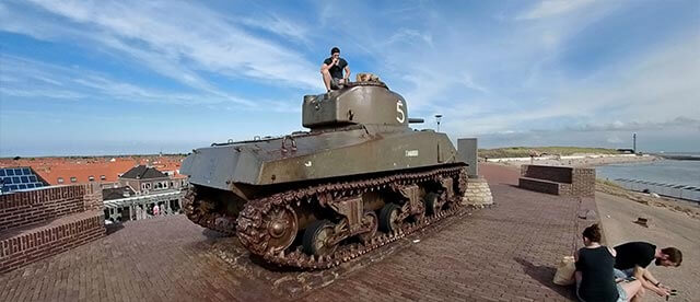 360°-VR-Panorama Tank in het Oorlogsmuseum "Polderhuis" in Westkapelle (NL)