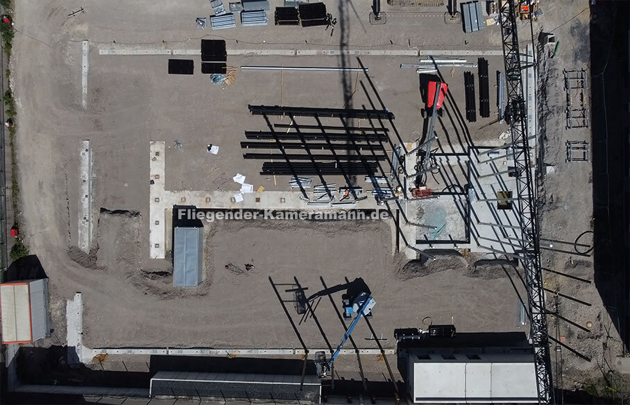 Dokumentation des Baufortschritts eines Parkhauses aus der Luft