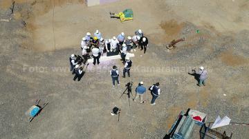Foto mit Drohne: Richtfest auf einer Baustelle, mit professioneller Drohne festgehalten als Foto- und 4K-Videodokumentation.