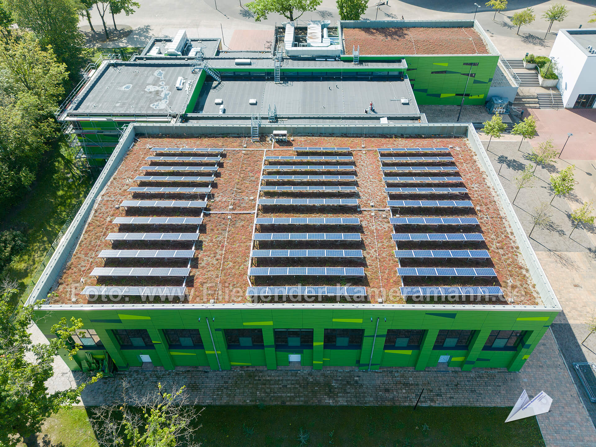 Luftaufnahmen mit Drohne vom modernisierten Schulzentrum Wiemelhausen