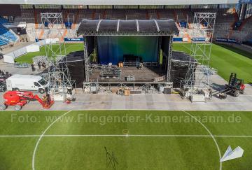 Luftaufnahmen mit Drohne vom Bühnenaufbau im Ruhrstadion vom VfL Bochum 1848