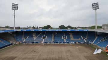 Luftaufnahmen mit Drohne im Ruhrstadion Bochum nach Rasenentfernung