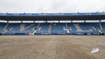 Luftaufnahmen mit Drohne im Ruhrstadion Bochum nach Rasenentfernung