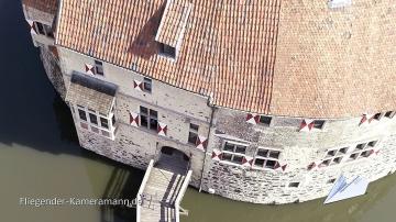 Foto mit Drohne: Luftaufnahmen der Burg Vischering im Kreis Coesfeld mit unserer Kameradrohne