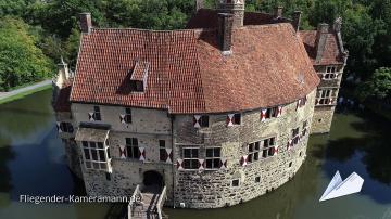 Foto mit Drohne: Luftaufnahmen der Burg Vischering im Kreis Coesfeld mit unserer Kameradrohne