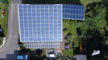 Foto mit Drohne: Luftbilder mit Drohne eines Einfamilienhauses in Dortmund mit maximaler PV-Bestückung