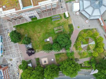 Foto mit Drohne: Luftbild vom Stadtgarten Dortmund mit Grünanlage und moderner Architektur