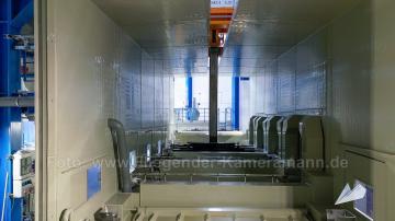 Foto mit Drohne: Drohnenflug in Industrieanlage in Düsseldorf – Professionelle Indoor-Luftaufnahmen
