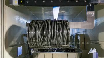 Foto mit Drohne: Drohnenflug in Industrieanlage in Düsseldorf – Professionelle Indoor-Luftaufnahmen
