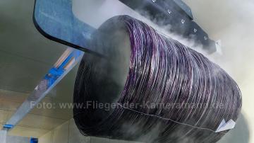 Foto mit Drohne: Drohnenflug in Industrieanlage in Düsseldorf – Professionelle Indoor-Luftaufnahmen