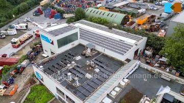 Luftaufnahmen mit Drohne in Duisburg für Videoproduktion von Schwerlasttransport