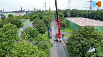 Luftaufnahmen mit Drohne in Duisburg für Videoproduktion von Schwerlasttransport