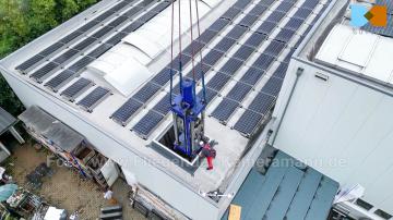Luftaufnahmen mit Drohne in Duisburg für Videoproduktion von Schwerlasttransport