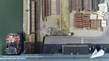 Foto mit Drohne: Kameradrohne im Hafen Duisburg für hochauflösende Luftbilder und Luftaufnahmen (Fotos und Videos)