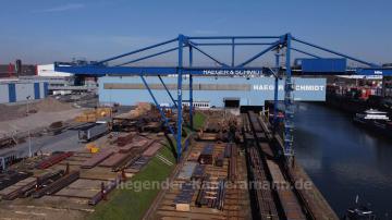 Foto mit Drohne: Kameradrohne im Duisburger Hafen für hochauflösende Luftbilder und Luftaufnahmen (Fotos und Videos)