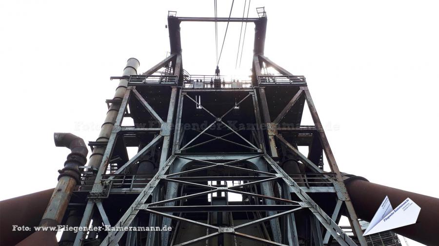 Kameradrohne im Landschaftspark Duisburg-Nord für hochauflösende Luftbilder und Luftaufnahmen (Fotos und Videos)