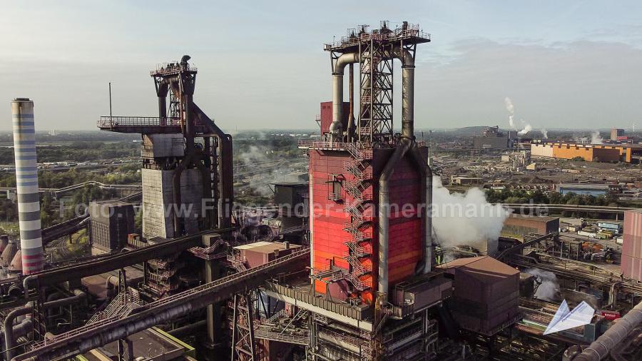 Luftaufnahmen mit Drohne für eine Filmproduktion über "klimaneutrale Stahlproduktion" von thyssenkrupp Steel in Duisburg