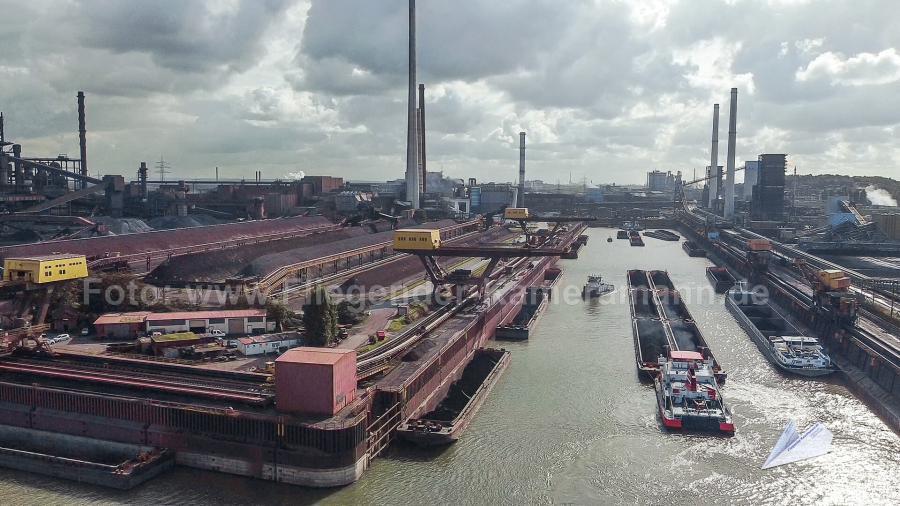 Luftaufnahmen mit Drohne für eine Filmproduktion über "klimaneutrale Stahlproduktion" von thyssenkrupp Steel in Duisburg