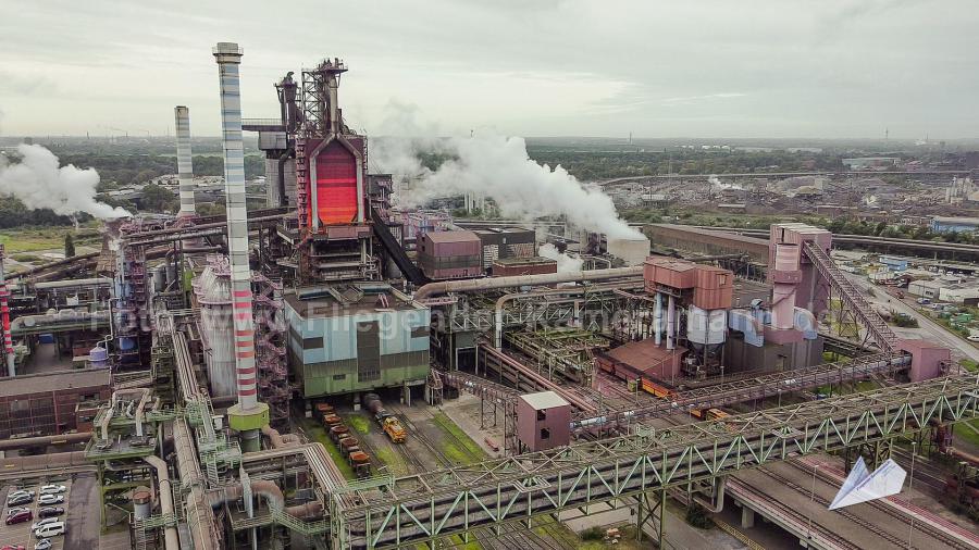 Luftaufnahmen mit Drohne für eine Filmproduktion über "klimaneutrale Stahlproduktion" von thyssenkrupp Steel in Duisburg