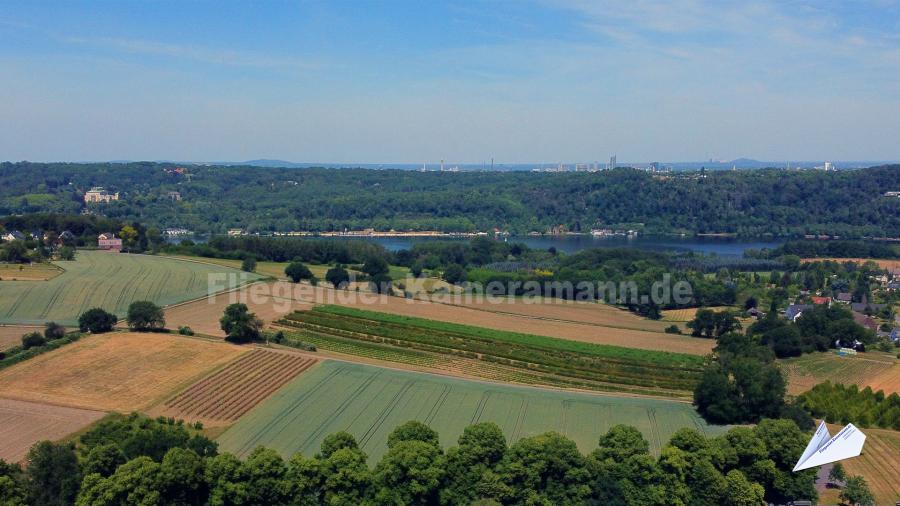 Kameradrohne in Essen für hochauflösende Luftbilder und Luftaufnahmen, hier der Baldeneysee