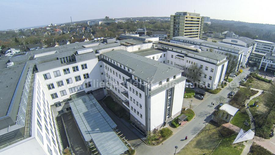 Luftaufnahmen mit Drohne vom Westdeutschen Herz- und Gefäßzentrum (WHGZ) am Universitätsklinikum Essen