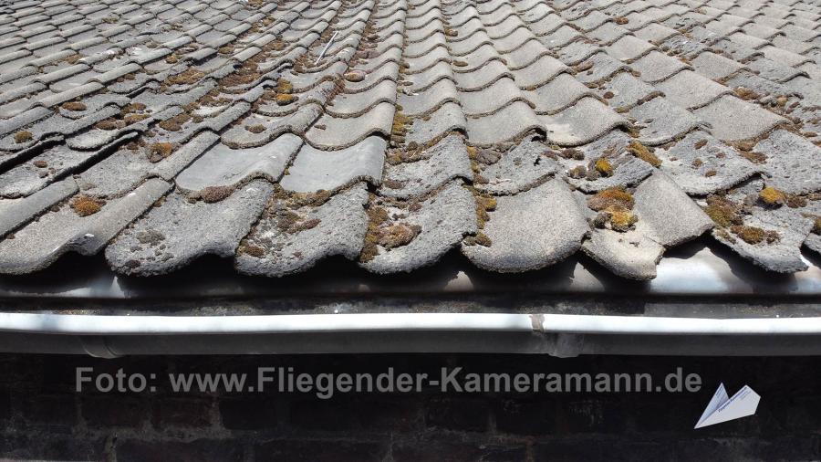 Kameradrohne in Krefeld bei einer Dachinspekton für hochauflösende Luftbilder und Luftaufnahmen (Fotos und Videos)