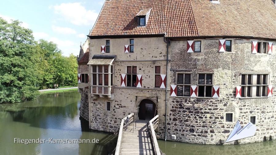 Luftaufnahmen der Burg Vischering im Münsterland mit unserer Kameradrohne