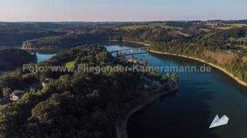 Foto mit Drohne: Luftaufnahmen mit Drohne in NRW: Drohnenaufnahmen der Wuppertalsperre im Bergischen Land bei Remscheid