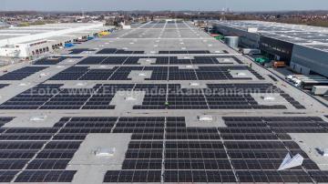 Foto mit Drohne: Luftaufnahmen mit Drohne in NRW: Drohnenaufnahmen Industrie- und Logistikzentren in Nordrhein-Westfalen