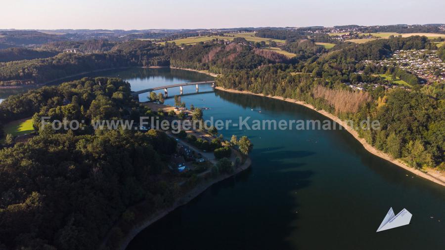 Luftaufnahmen mit Drohne in NRW: Drohnenaufnahmen der Wuppertalsperre im Bergischen Land bei Remscheid