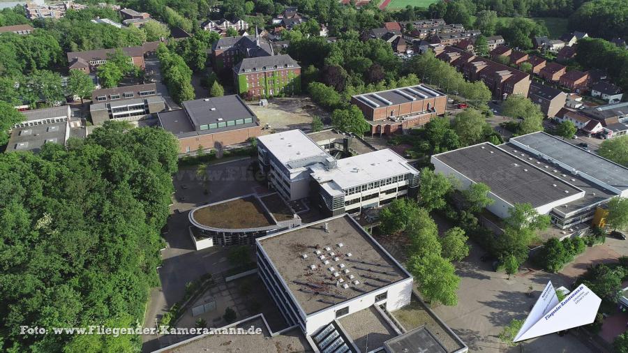 Luftaufnahmen mit Drohne in NRW: Drohnenaufnahme vom Schulzentrum in Münster-Hiltrup