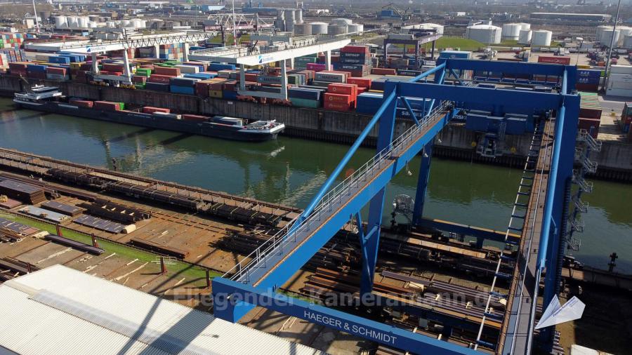 Luftaufnahmen mit Drohne in NRW: Duisburger Hafen, größter Binnenhafen Europas