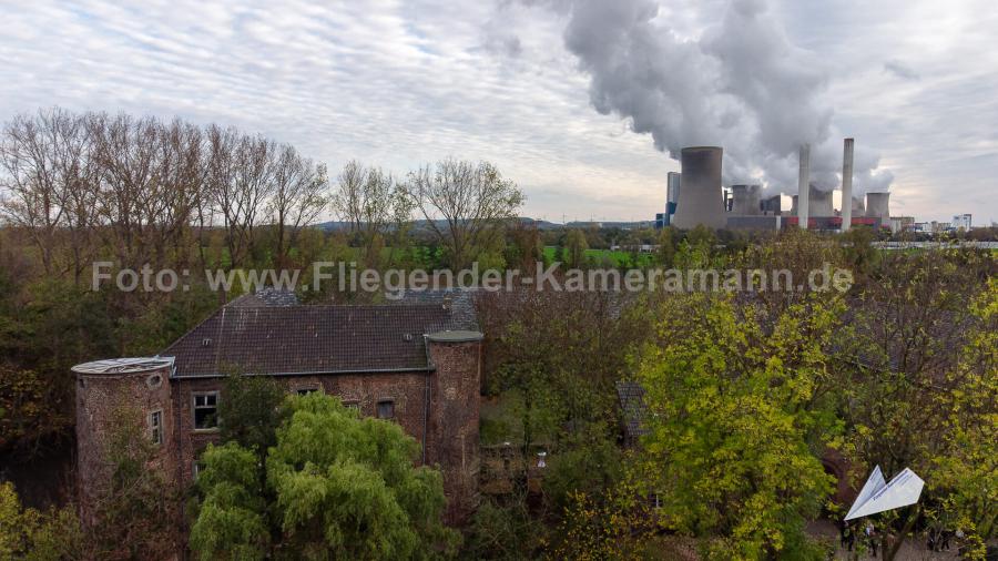 Luftaufnahmen mit Drohne in NRW: Kraftwerke im Rheinland und durch Tagebau verlassene Orte