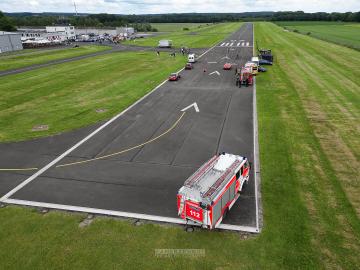 Foto mit Drohne: Professionelle Drohnenaufnahmen in Recklinghausen vom Beschleunigungsrennen am Flughafen Loemühle