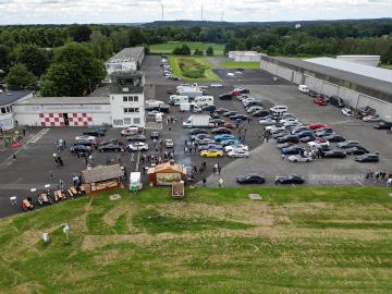 Foto mit Drohne: Professionelle Drohnenaufnahmen in Recklinghausen vom Beschleunigungsrennen am Flughafen Loemühle