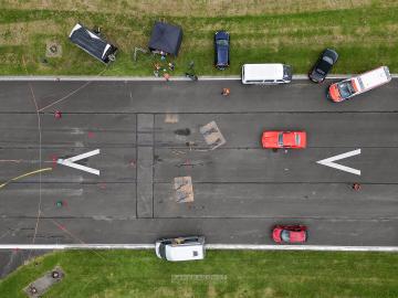 Foto mit Drohne: Professionelle Drohnenaufnahmen in Recklinghausen vom Beschleunigungsrennen am Flughafen Loemühle