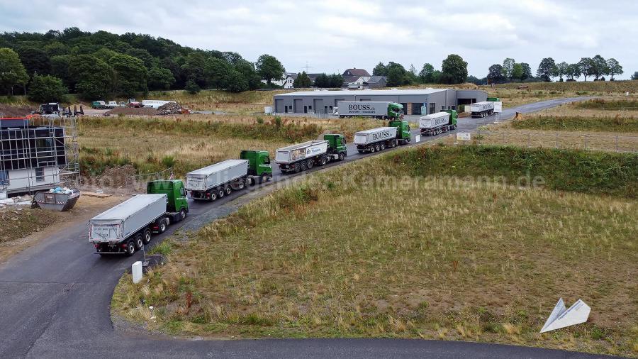 Drohnenaufnahme: Beeindruckender Fuhrpark 