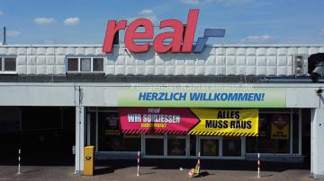 Foto mit Drohne: Drohnenaufnahmen in Wesel der Bauarbeiten vom Abriss des ehemalige Real-Markts