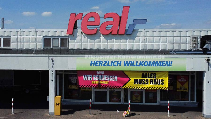 Drohnenaufnahmen in Wesel der Bauarbeiten vom Abriss des ehemalige Real-Markts