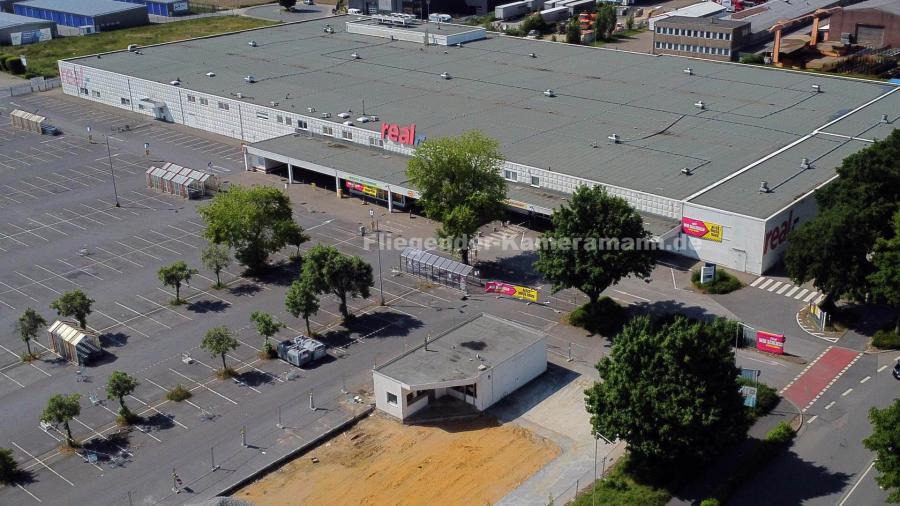 Drohnenaufnahmen in Wesel der Bauarbeiten vom Abriss des ehemalige Real-Markts