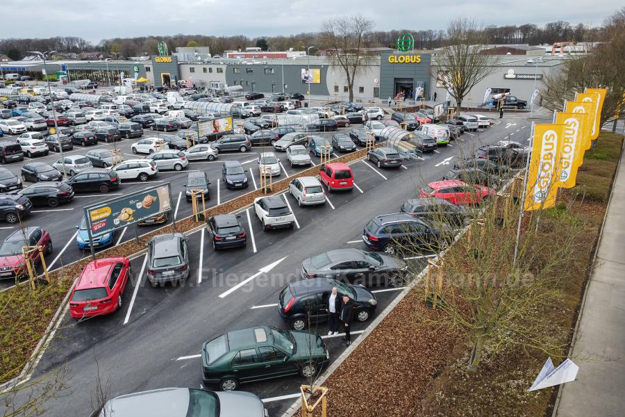 Die Drohnenaufnahmen in Wesel zeigen das Ende März 2023 eröffnete Globus SB-Warenhaus an der Rudolf-Diesel-Straße