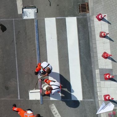 Baustelle Zerbrastreifen Bauarbeiten Luftaufnahme 