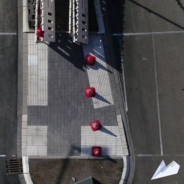 Baustelle Zerbrastreifen Bauarbeiten Luftaufnahme 