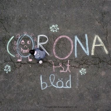 kind straße kreide corona 