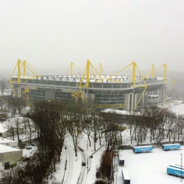 signal iduna stadion schnee luftaufnahme 